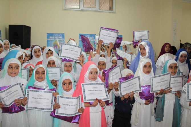 Siirt’te namaz eğitimi alan çocuklara sertifika verildi