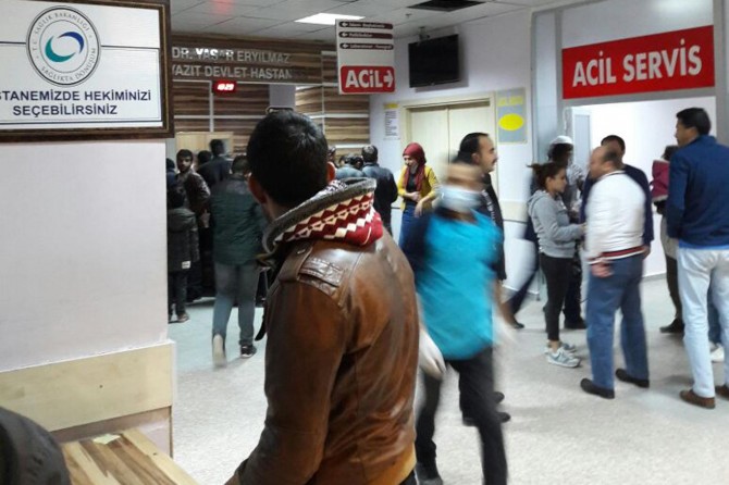 Doğubeyazıt'ta düğün yemeği yüzlerce kişiyi hastanelik etti