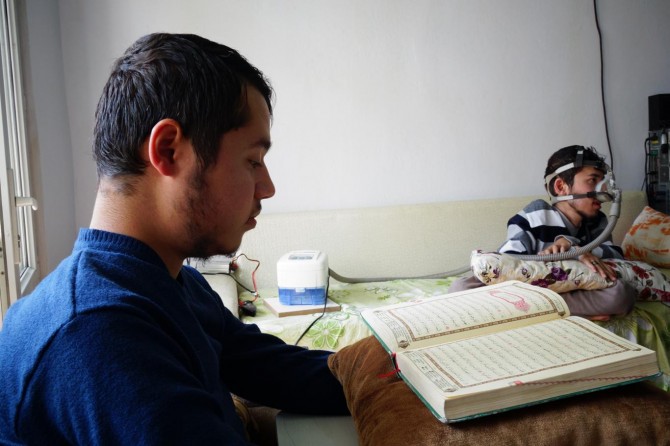 Gaziantep’te kas erimesi hastası olan kardeşler yardım bekliyor