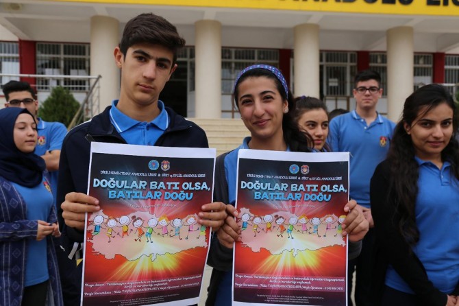 Liseler arasında kardeşlik köprüsü