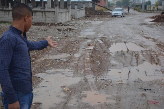Batman Kozluk'ta onarılmayan yollara tepki
