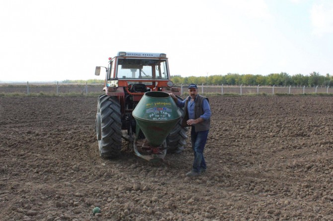 Tarlayı ben ekiyorum parayı başkası alıyor