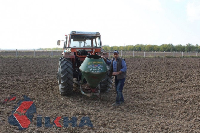 Zeviyê ez diçînim pereyê wê kesên distînin