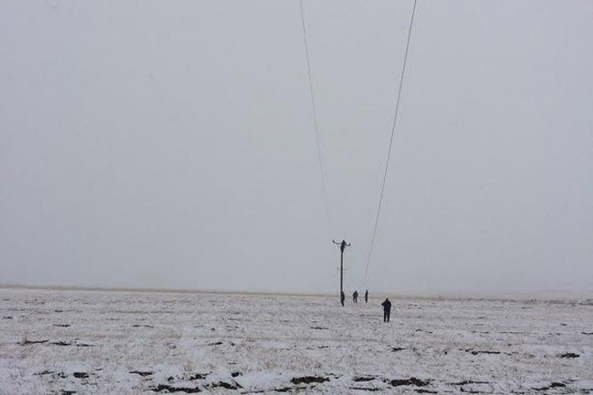 Van’da ulaşım sorunu yaşanan köylerde elektrik kesintisi