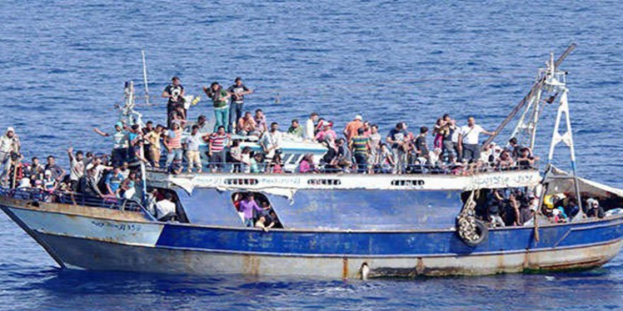 Refugee’s boat sink: 239 died