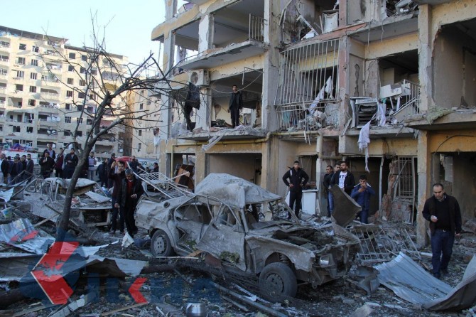 10  kesên ku tê diyarkirin têkiliya wan bi êrîşa bombeyî ya li Diyarbekir rê heye hatin bi