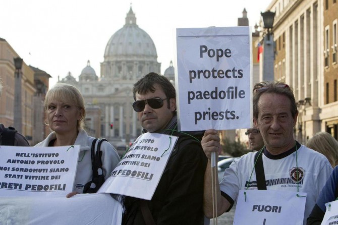 Pedofili sapkınlığı Batı dünyasında yaygınlaşıyor