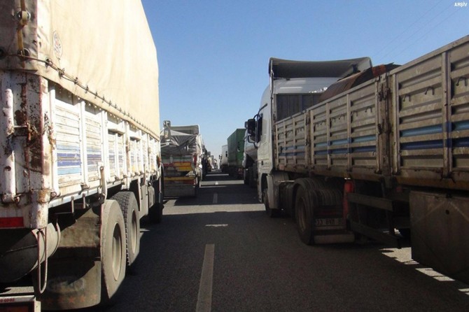 İpekyolu bomba şüphesiyle trafiğe kapatıldı