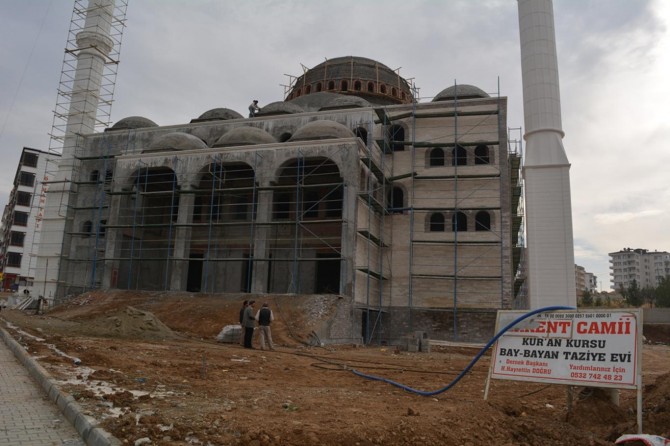 Batman’ın en büyük mahallesine hitap edecek cami yardım bekliyor