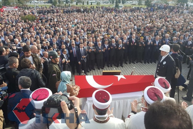 Qeymeqam Safîturk hat definkirin