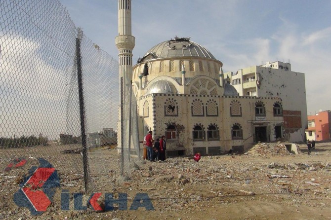 Texrîbata ku siyaseta çalan din av mizgeftan de pêk aniye derket holê