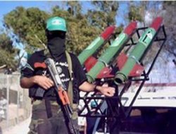 Hamas, İsrail Savaş Gemisini Vurdu