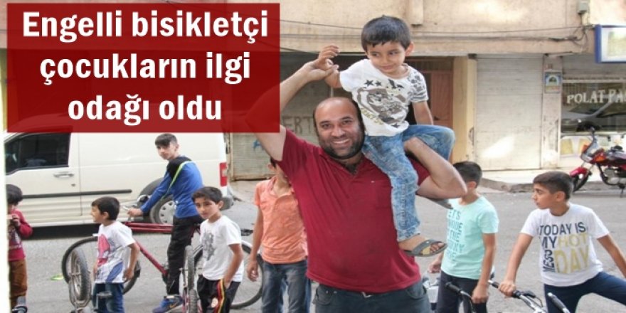 Engelli bisikletçi çocukların ilgi odağı oldu