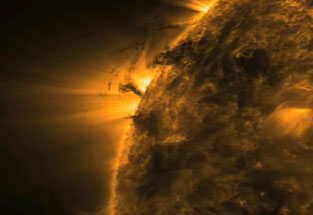 Güneş Sisteminde Dev Hortumlar