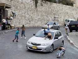 işgalci siyonist, Yine Bir Filistinli Çocuğa Kasten Çarptı