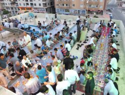 Midyat Azim Der'den İftar Yemeği