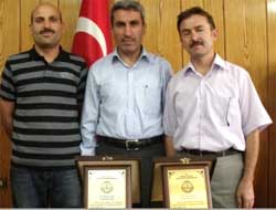 İl Milli Eğitim Müdürü Sarı'dan, Eğitim Denetmenlerine Plaket