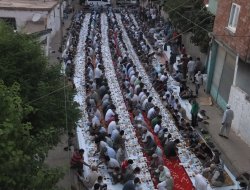 Çınar Şefkat Der İkinci İftar Yemeği Verdi