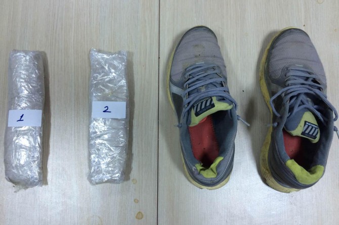 Bitlis’teki yol kontrollerinde ayakkabısının içerisinden uyuşturucu çıktı