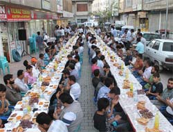 'Rahmet' Sofrasında Buluştular