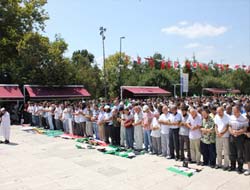 Av. Karahan İçin Gıyabi Cenaze Namazı Kılındı