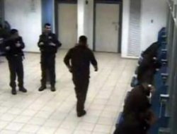 Filistinli esirler gardiyanları nasıl bastırdı! video