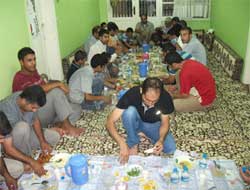 Ceyhan İlim-Der Gönüllüleriyle İftarda Buluştu