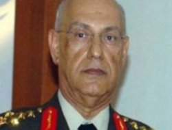 Tutuklu emekli albay öldü