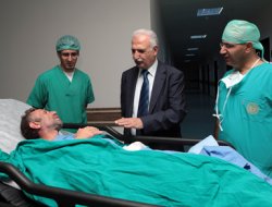 AÜ'de 'Damar Tıkanıklarında Kök Hücre Tedavisi' Başlatıldı