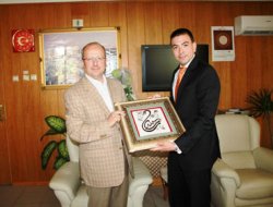 ABD Konsolosu Adana Müftüsünü Ziyaret Etti