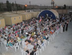 İHH'dan Depremzedelere İftar