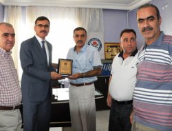 Vali Turhan'ın Veda Turları Sürüyor