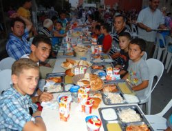 Tarsus'ta Çocuklara Özel İftar