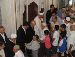 Bayram Namazında Maliye Bakana Sevk Sitemi