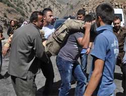 Uludure'de Askerleri Taşıyan Araç Devrildi