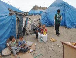 İHH'dan Vanlı Yetimlere Bayram Hediyesi