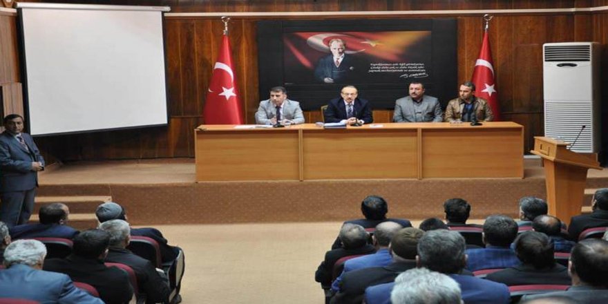 Vali Yavuz Muhtarlarla bir araya geldi