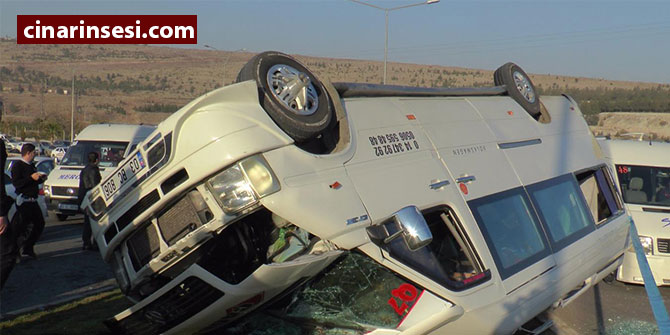 Şanlıurfa'da Karaköprü-Sırrın çevre yolunda öğrenci servisi takla attı: 6'sı ağır 20 yaralı