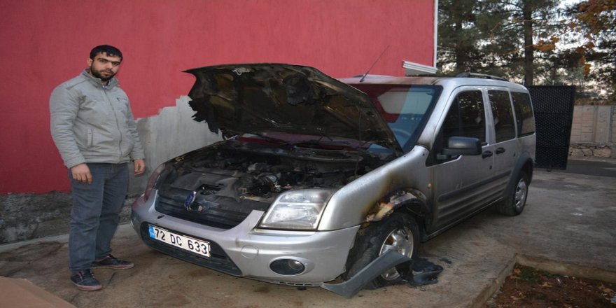 Bahçeye park edilen araç kundaklandı