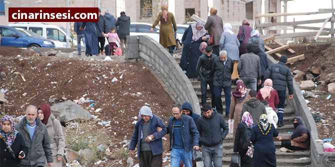 Gazi Yaşargil Hastanesinde hasta ve hasta yakınlarının bozuk yol çilesi