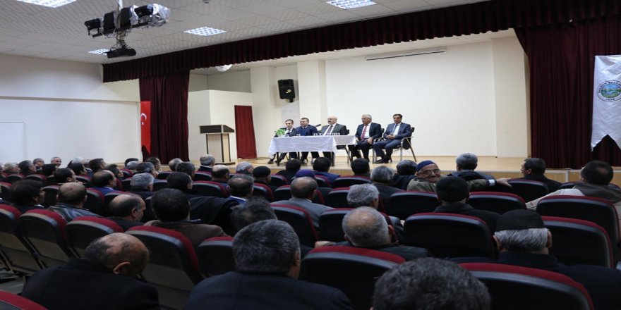 Vali Köşger muhtarlardan köy sorunlarını dinledi