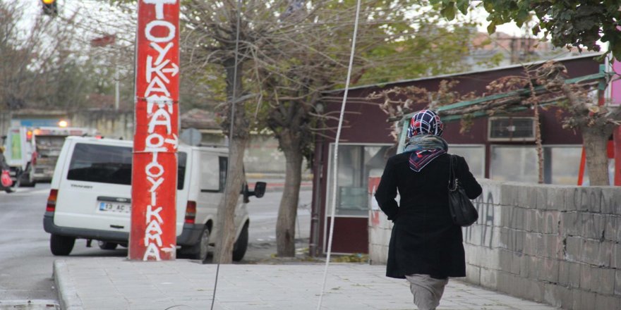 Bağlar'da kopan yüksek gerilim hattı tehlike saçıyor