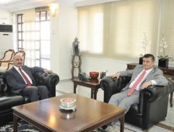 Rektör Uluçam'dan Vali Arslan'a Nezaket Ziyareti