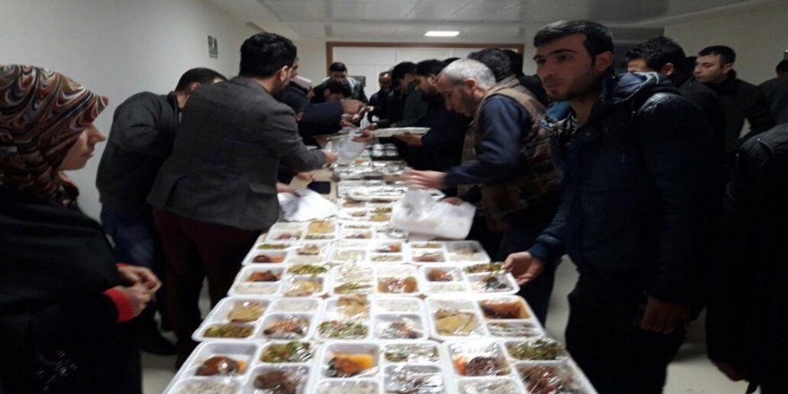 Lise öğrencileri Halep için kermes düzenlediler