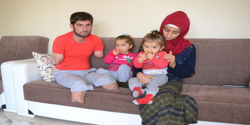 Kollarını ve ayaklarını kayıp eden genç yardım bekliyor