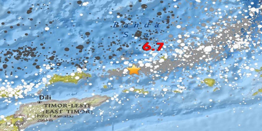 Endonezya'da 6,7 büyüklüğünde deprem
