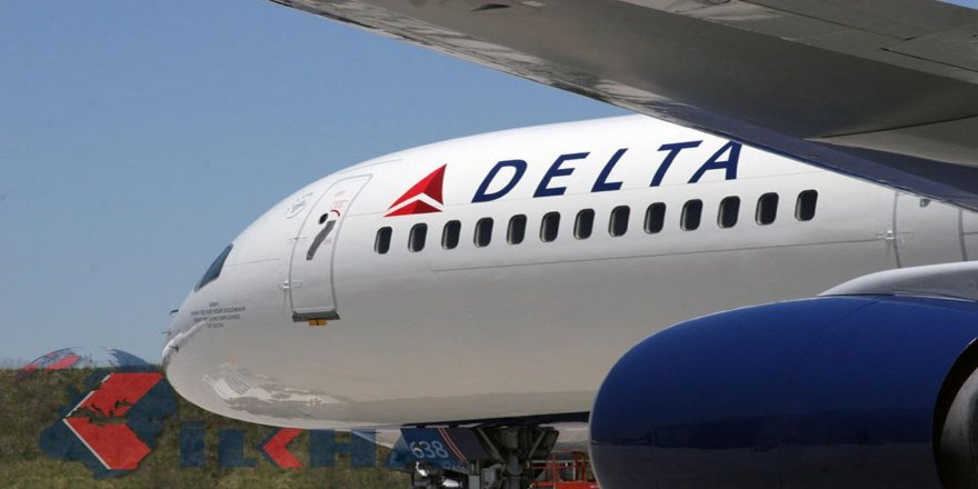 Rêwiyên ku Erebî diaxivîn ji balafirê peya kirin