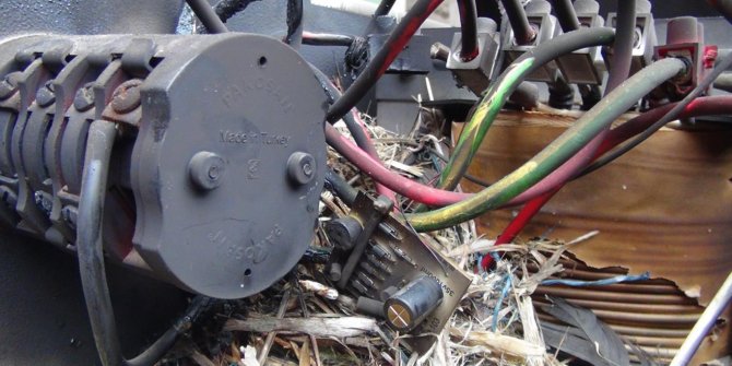 Çınar'da kuşların yuva yaptığı regülatör yandı