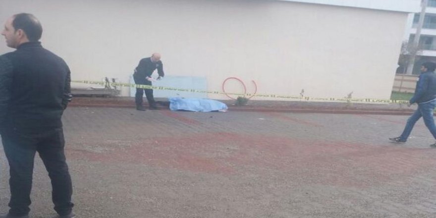 Ev bakan şahsın balkondan düşüp öldüğü iddiası