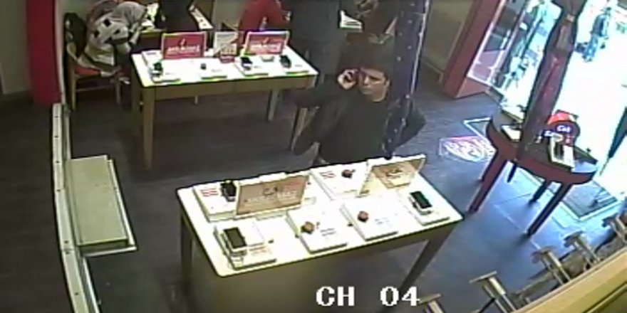 Telefon hırsızı güvenlik kamerasına takıldı